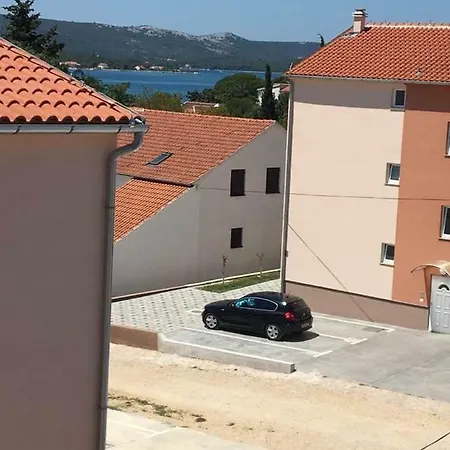 Damaris Sveti Filip i Jakov